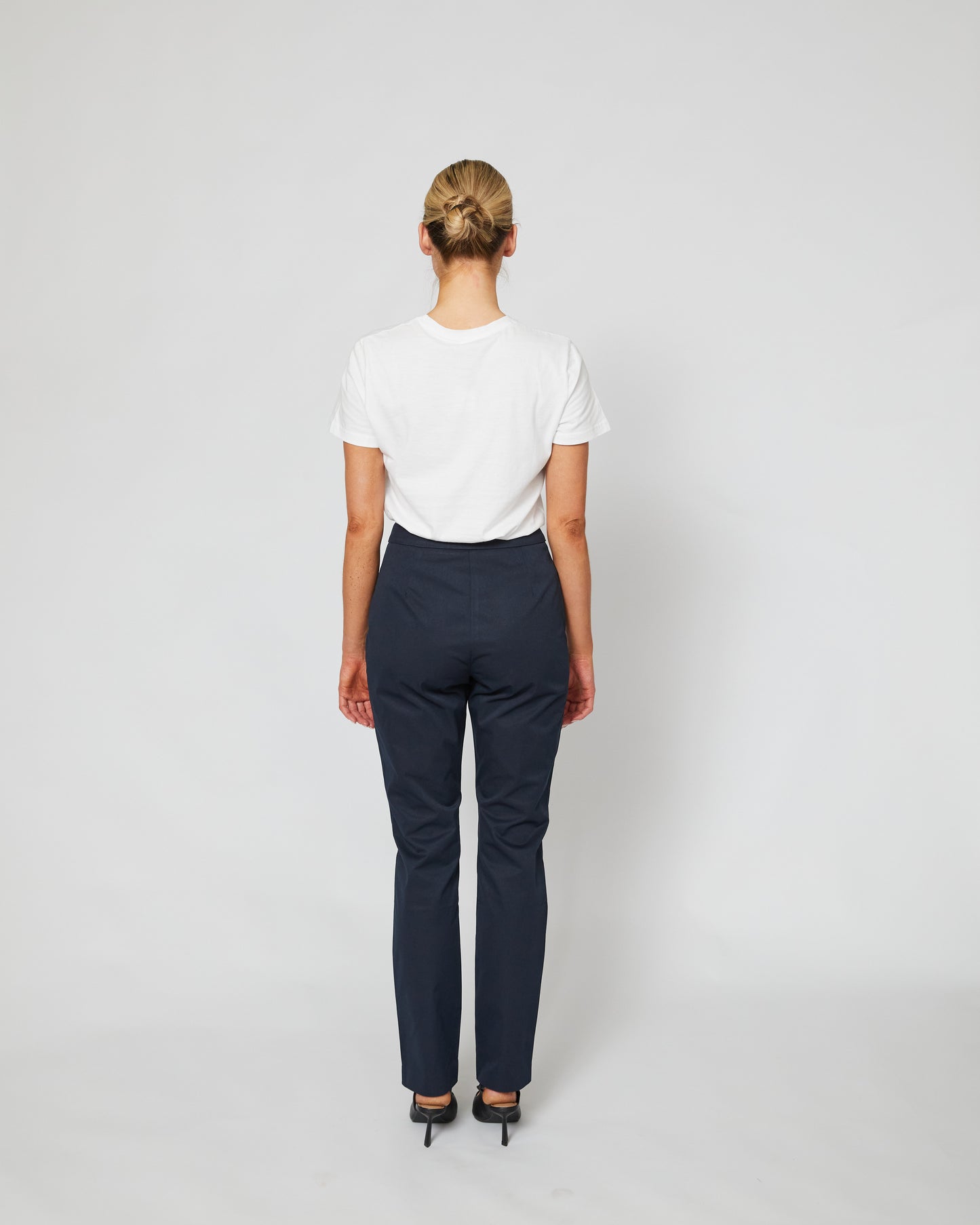 Womens Tapered Pant