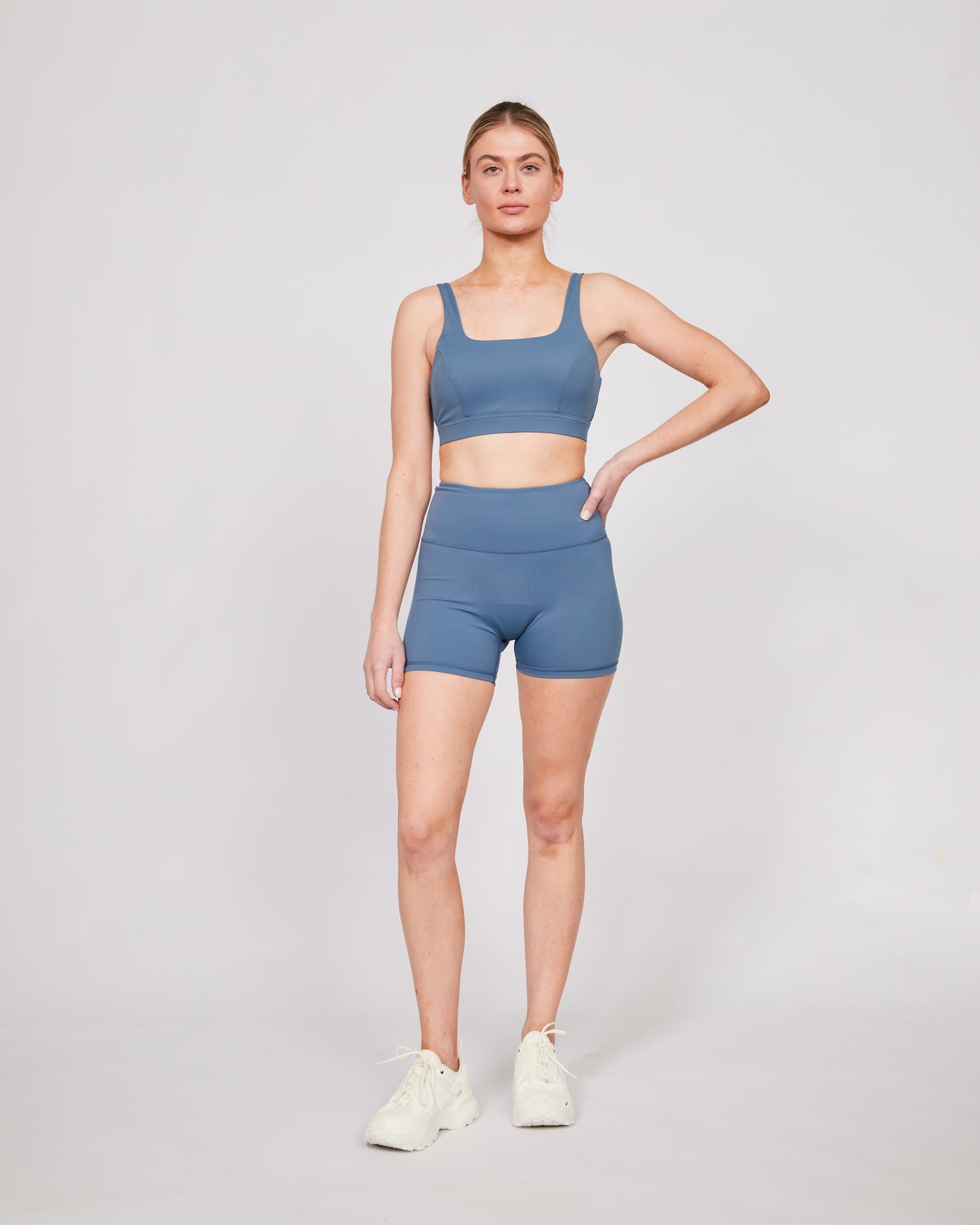 Active Square Neck Bra C-D